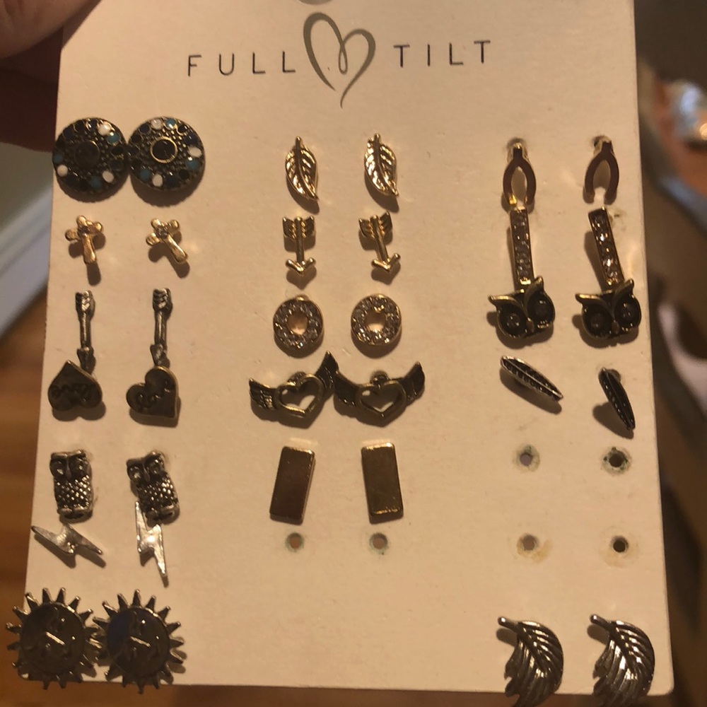 Pack of full tilt earrings